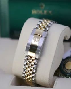 Rolex Datejust II 126333 Replica Champagne Dial 41mm4