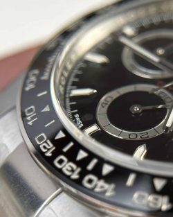Rolex Daytona 126500LN Black Dial 40 mm Godzilla05
