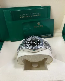 Rolex GMT Master II 126710GRNR 'Bruce Wayne' Jubilee 5