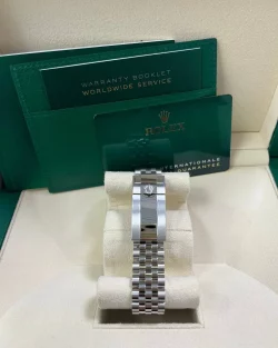 Rolex GMT Master II 126710GRNR 'Bruce Wayne' Jubilee 9