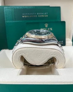 Rolex Sky Dweller 336933 Bright Black Dial 42mm Jubilee