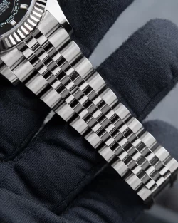Rolex Sky Dweller 336934 Bright Black Dial 42mm Jubilee