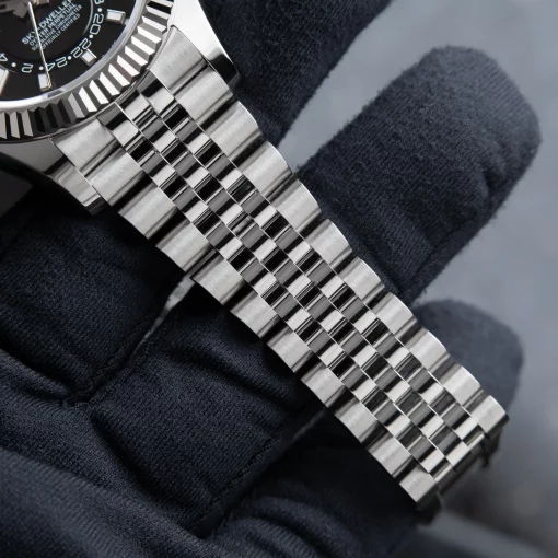Rolex Sky Dweller 336934 Bright Black Dial 42mm Jubilee