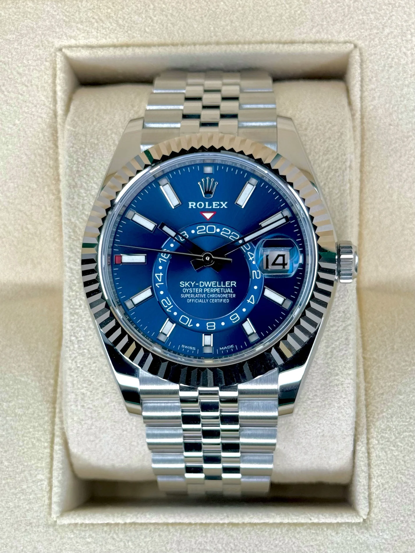 Rolex Sky Dweller 336934 Bright Blue Dial 42mm Rolex Sky Dweller 336934 Bright Blue Dial 42mm