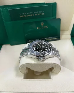 Superclone Rolex GMT Master II 126710GRNR 'Bruce Wayne' Jubilee 8